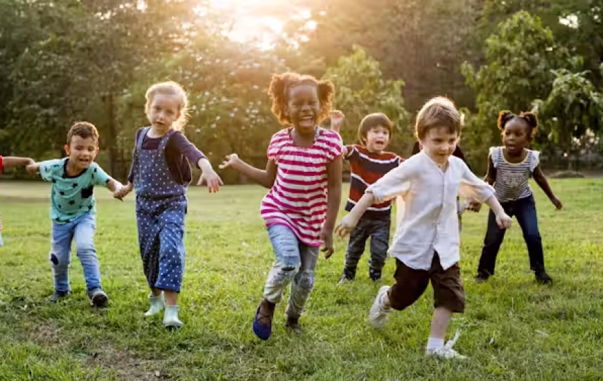 Save the Children: 83% e fëmijëve të lindur në vitin 2020 do të përballen me nxehtësi ekstreme gjatë jetës
