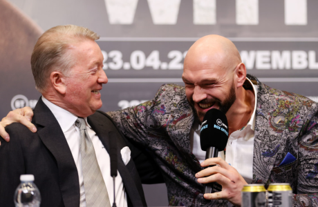 Tyson Fury-t nuk i interesojnë paratë, ai ka identitet luftëtari, thotë Frank Warren