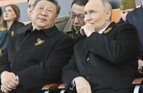 Parada e Ditës së Fitores, i ftuari i nderit Xi Jinping dhe fjalimi i shkurtër i Putin