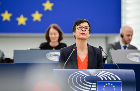 Kos: Kosova e Serbia duhet të tregojnë rezultate konkrete në dialog para pagesave nga Plani i Rritjes