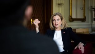 Kryediplomatja austriake: Nuk ka alternativë tjetër përveç dialogut