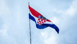 Kroacia miraton ligjin që urdhëron heqjen e mbishkrimeve nga varrezat që lavdërojnë ushtrinë serbe
