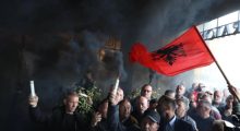 Trendafilova anulon konferencën në Prishtinë pas protestës së veteranëve të UÇK-së