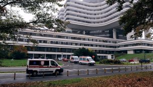 Vuçiç shtrihet në spital