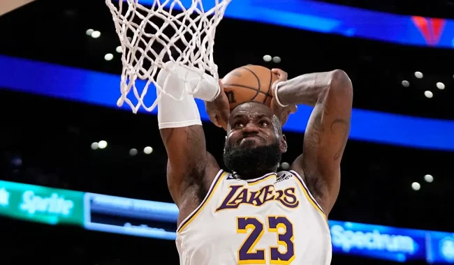 Zbulohet paga e jashtëzakonshme e LeBron për qëndrimin me Lakers-at