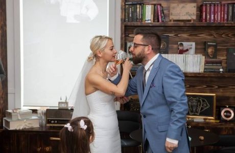 Erion Isai i jep fund martesës me Ajlin Petrelën