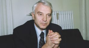 Doktori që nuk u tërhoq kurrë nga trupi i sëmurë i Kosovës