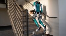Robotët e Amazon po përgatiten për të dorëzuar porositë në derën tuaj