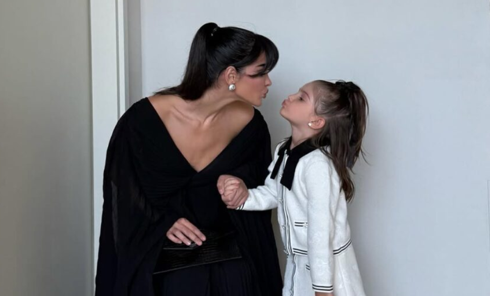 Arbenita zhduk mbiemrin e Feros te Nina