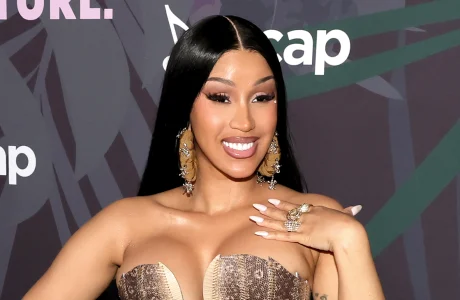 Cardi B ndez rrjetin me një video misterioze: A po vjen më në fund albumi i ri?