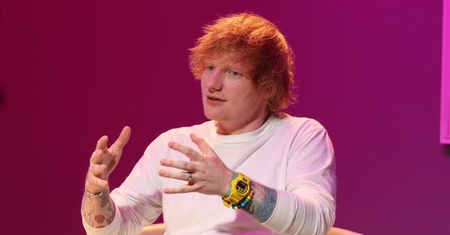 Ed Sheeran mbështet ndryshimet në kurrikulën kombëtare të shkollave në Angli
