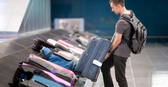 Si e kthyen linjat ajrore bagazhin në biznes miliarda dollarësh?