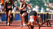 Epike: Atletja kalon vijën e finishit me salto