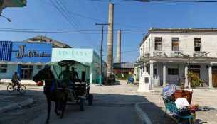 Kina e shtyn Rusinë jashtë Kubës