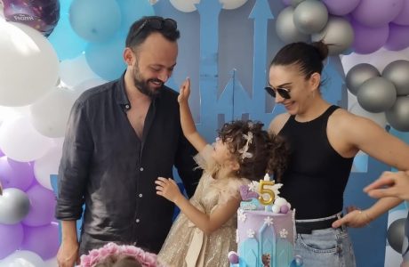 Një ditëlindje mbretërore në shtëpinë e Jonida Vokshit dhe Besnik Krapit