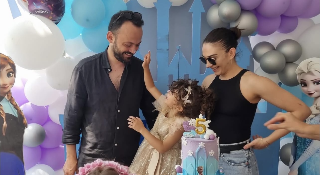Një ditëlindje mbretërore në shtëpinë e Jonida Vokshit dhe Besnik Krapit