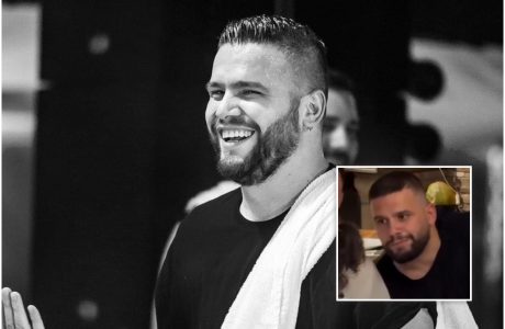 Flori Mumajesi shfaqet në një festë pas më shumë se një viti larg syrit të publikut