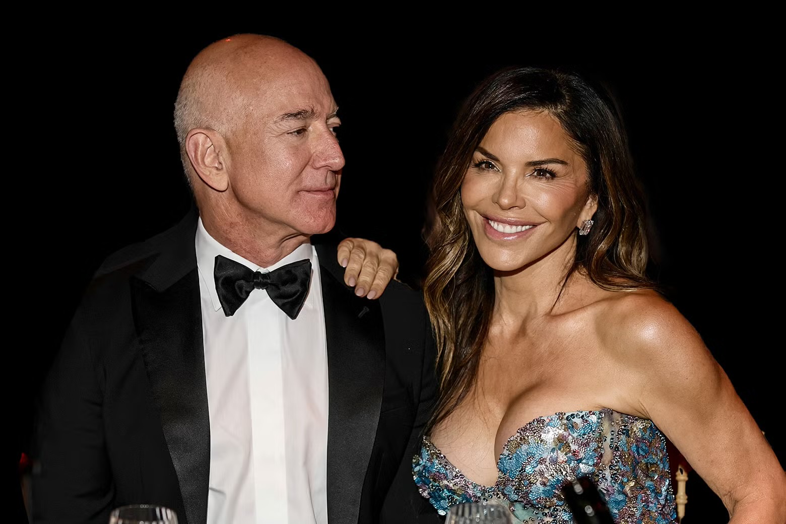Dhurata marramendëse e Jeff Bezos për Lauren Sánchez
