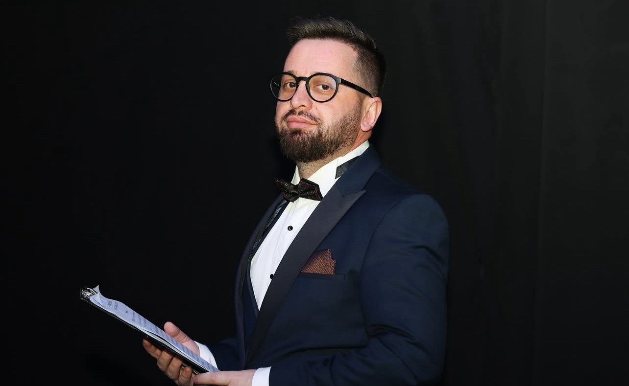 Erion Isai flet hapur për divorcin: “Nuk jam prifti i Kolonjës, por kryetari i bashkisë”