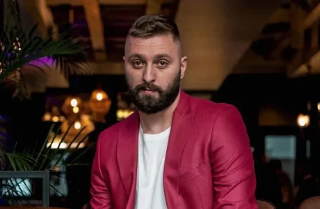 Majk bëhet bashkë për të tretën herë me emrin e njohur
