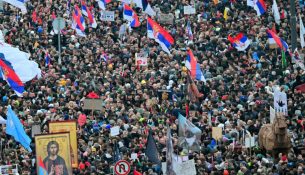 Studentët në Serbi paralajmërojnë mosbindje civile nëse nuk shpallen zgjedhjet deri më 28 qershor