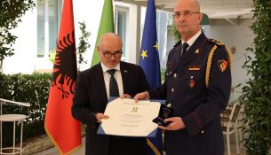 Dy drejtorë të lartë të Policisë dekorohen me titullin Kalorës i Urdhrit të Yllit të Italisë