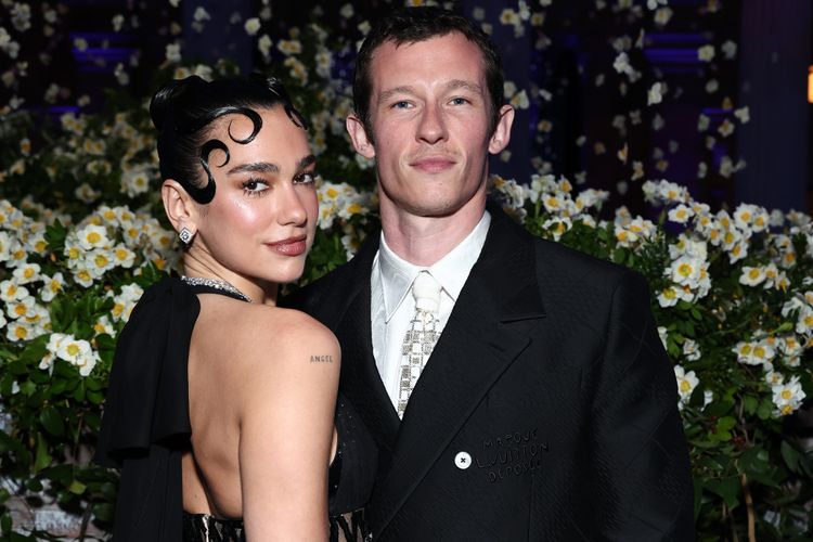 A ka nisur planifikimin e dasmës Dua Lipa?