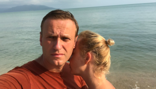 Yulia “kthen në jetë” martirin Navalny, me dedikimin më zemërthyer kushtuar njeriut të jetës