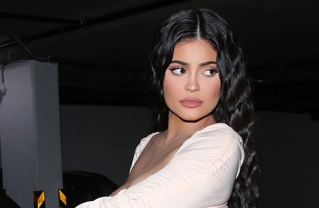 Kylie Jenner zbulon sekretin pas flokëve të saj voluminoze