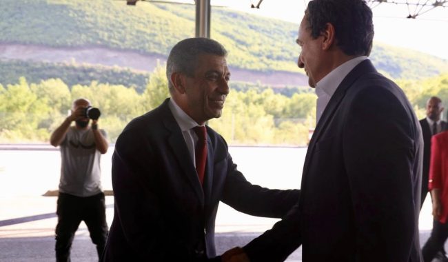 Mexhiti e pret në kufi Kurtin: E mirëprita si vëlla
