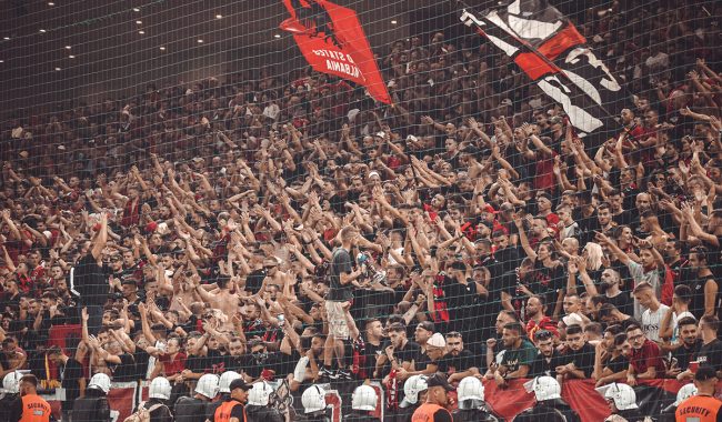 “Tifozat Kuq e Zi” nuk do të jenë në stadium në ndeshjen ndaj Serbisë