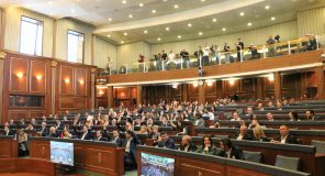 Kosova në paqartësi ligjore: Çfarë ndodh pas 26 korrikut?
