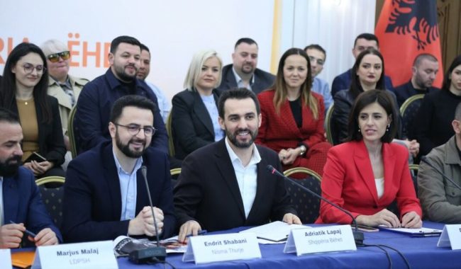 Saga e “shthurjes” vijon në KAS