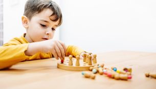 Pse fëmijët autikë janë kreativë?