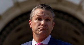 CNN: Hegseth ndaloi dërgesat e armëve në Ukrainë pa informuar Trump