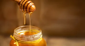 Mjalta, ëmbëlsuesi që nuk prishet kurrë