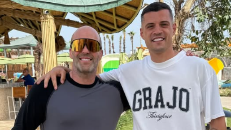Granit Xhaka, një takim surprizë me Jason Statham në pushime