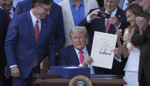 Trump nënshkruan “Ligjin e Madh dhe të Bukur” në ditën e Pavarësisë