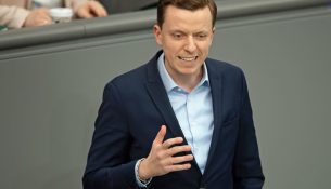Deputeti gjerman: Të drejtat e pakicave duhet të zbatohen njësoj në Kosovë dhe Serbi