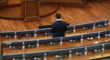 Kurti në gjah: Kërkon fajtorët që “s’e lanë” ta bëjë qeverinë