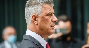Udhëzimi Administrativ në fuqi pamundëson pagesat shtesë për avokatët mbrojtës të Thaçit