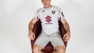 Ardian Ismajli prezantohet te  Torino
