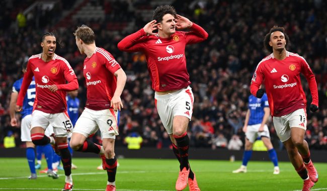 United bën ‘goditjen’ e orëve të fundit