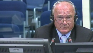 Ish-komandanti serb lirohet nga akuzat për krime kundër civilëve në Srebrenicë