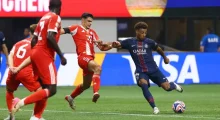 Parisi fiton ‘dramën’ ndaj Bayernit