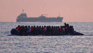 Shqetësime të reja mbi sigurinë e politikës Britani-Francë për të ndaluar anijet e emigrantëve