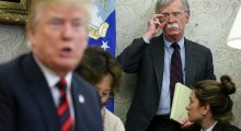 Grenell kthen kohën pas, kur hidhte në ‘turrën e druve’ John Bolton për ‘shkëmbimin e territoreve’