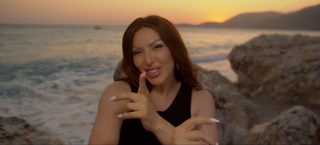 Arta Bajrami synon skenën ndërkombëtare me projekte të reja