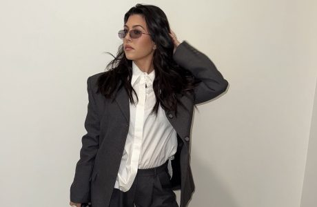 Kourtney Kardashian i mbyll gojën spekulimeve për shtatzëni, ndërsa ndan historinë intime të mëmësisë