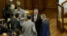 Dështon zgjedhja e nënkryetarit serb, seanca vazhdon më 30 gusht